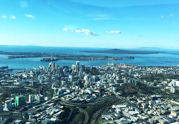 45-Minute Flight Experience Around Auckland - Options up to Three People