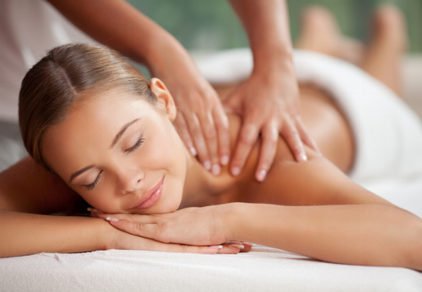 60-Minute Luxury Pamper Package incl. Facial, Full Body Massage & Foot Bath Therapy