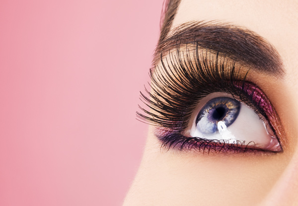 Full Set of Silk Eyelash Extensions with 40 to 45 Lashes per Eye - Option to incl. Infill Follow-Up