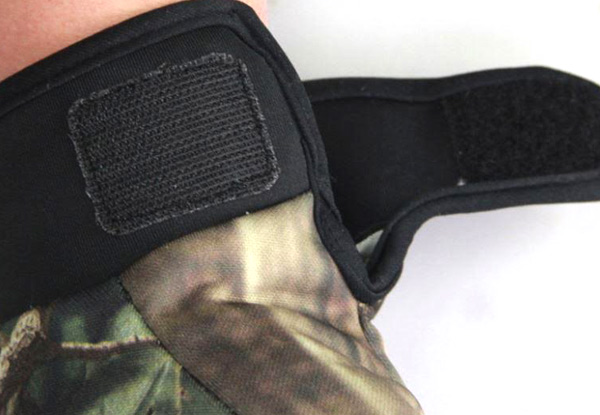 Wooland Camo Smart Phone Touching Hunting Gloves