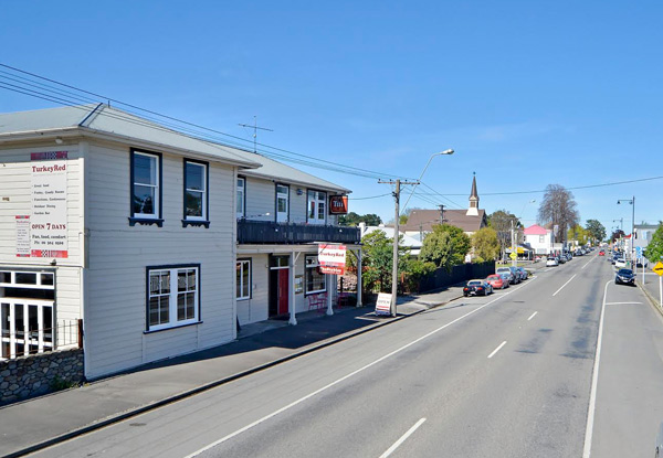 One-Night Wairarapa Country Retreat for Two People incl. a Three Course Dinner – Option for Two-Nights