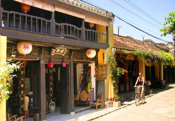 Per-Person Twin-Share 14-Day Vietnam, Cambodia Tour incl. Meals, Domestic Flights, 
Transfers, Guided Tours - Option for Three- or Four-Star Accommodation