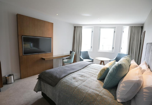 Superior King Room Stay for Two People incl. Full Cooked Breakfast, Wifi & 12.00pm Late Checkout
