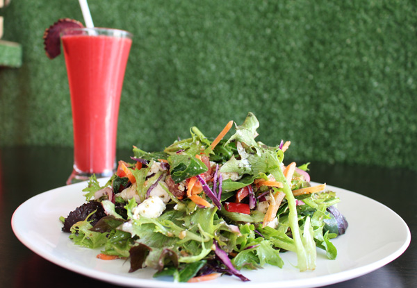 Large Tango Salad, Thai Curry or Wrap incl. Smoothie or Freshly Squeezed Juice