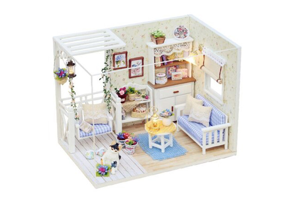 DIY Doll House incl. Toy Cat with Free Delivery