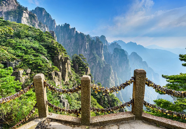 Per-Person Twin-Share for a 14-Day Wild China Tour & Yangtze River Cruise incl. Five-Star Accommodation, International Flights, Historical Site Visits, Natural Sights & River Cruise