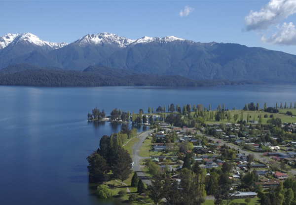 One-Night Stay in a Superior Room in Te Anau for Two People incl. Continental Breakfast, Bottle of Wine, Free WiFi & Late Check Out