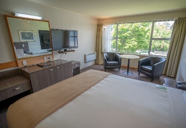 Two-Night Te Anau Stay in a Standard Room for Two People incl. a $20 Food & Beverage Voucher, Daily Continental Breakfast, WiFi & Late Checkout - Options for Three Nights