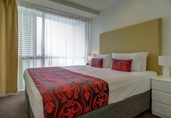 One-Night 4.5 Star Auckland Stay for Two in a One-Bedroom Apartment Room incl. Buffet Breakfast, Valet Parking, WiFi, Early Check-In & Late Checkout - Options for Two or Three Nights