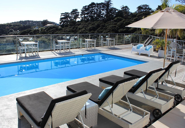 Romantic One-Night Couples Waiheke Escape in a One-Bedroom Studio Apartment incl. Bottle of Bubbles on Arrival, Late Checkout, Continental Breakfast - Option for Two Nights