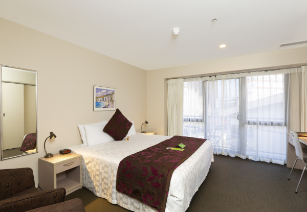 One-Night Stay in a One-Bedroom Suite for Two incl. WiFi & Late Checkout
