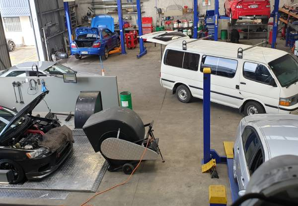 Comprehensive Service incl. Oil Change, Tyre Pressure Check, Brake & Clutch Fluid Check & More