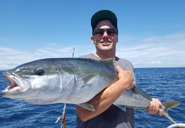 Sports Fishing Experience in Whangamata incl. All Equipment & Bait for Four People