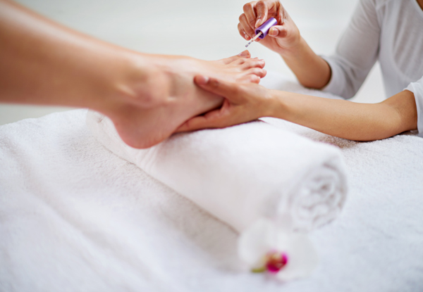 One-Hour Spa Pedicure incl. a Reviving Foot Peel