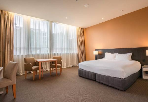 4-Star Stay At Scenic Hotel Dunedin City incl. 12pm Check-in & Check-out, Arrival Petit Fours, Two House Cocktails, Wi-Fi & Gym Access - Option for One or Two-Nights Stay in Superior King/Twin Room or Executive King/Twin Room - Valid from 13th December