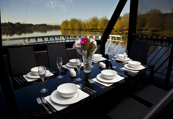 $999 for Six People on an Overnight Houseboat Cruise incl. Mid-Winter Christmas Dinner, Breakfast & On-Board Spa Pool