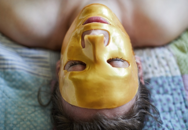 90-Minute Pamper Package incl. 45-Minute Aromatherapy Massage & 45-Minute Detoxification & Purification Gold Facial