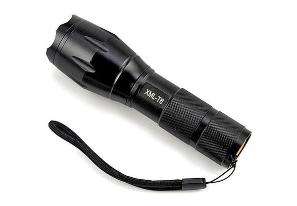 1000-Lumen Military Style Flashlight