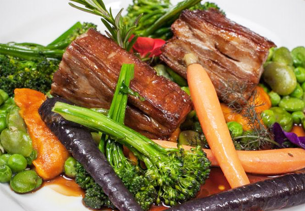$25 for a $50 Matakana Vineyard Weekday Lunch or Dinner Voucher – Valid for Two People