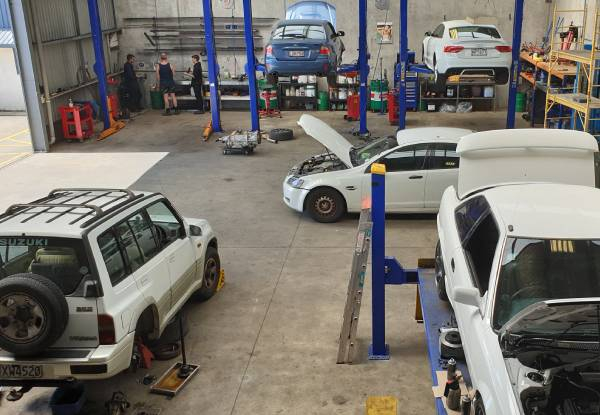 Comprehensive Service incl. Oil Change, Tyre Pressure Check, Brake & Clutch Fluid Check & More