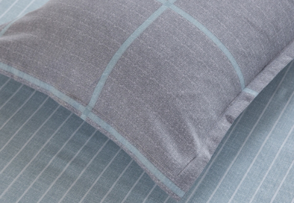 Three-Piece Cotton Duvet Cover Set in Linen-Style Plaid Blue - Three Sizes Available