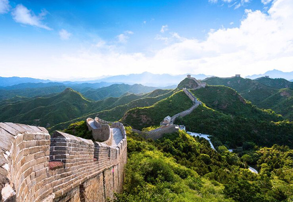 Per Person, Twin Share 15-Day Treasures of China & Yangtze Cruise incl. International Flights, All Transport, Five-Star Accommodation, Entrance Fees & Sightseeing