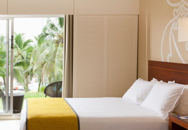 Per-Person Twin-Share for a Seven-Night Vanuatu Escape in a Tropical Garden View Room at Holiday Inn Resort Vanuatu incl. Airport Transfers, Buffet Breakfast, Local Discounts & VUV$20,000 in Resort Credit - Option for Child