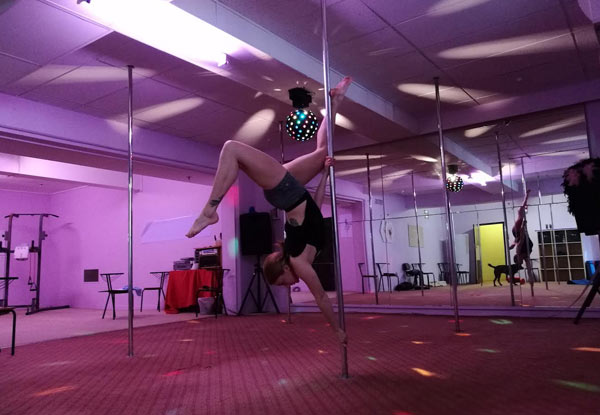 Four-Week Pole Dancing Beginners Course -
 Option for a Pole Fitness Beginners Course