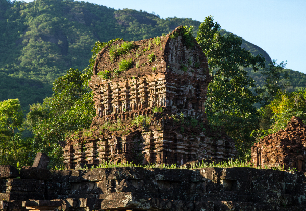 Per-Person, Twin-Share 10-Day South to North Vietnam Tour 2019 incl. Accommodation, Transport, Mekong Delta Boat Trip, English Speaking Guides, Internal Flight, Sightseeing & Activities