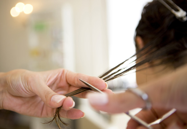 Masque Treatment, Style Cut & Blow Wave with a Senior Stylist