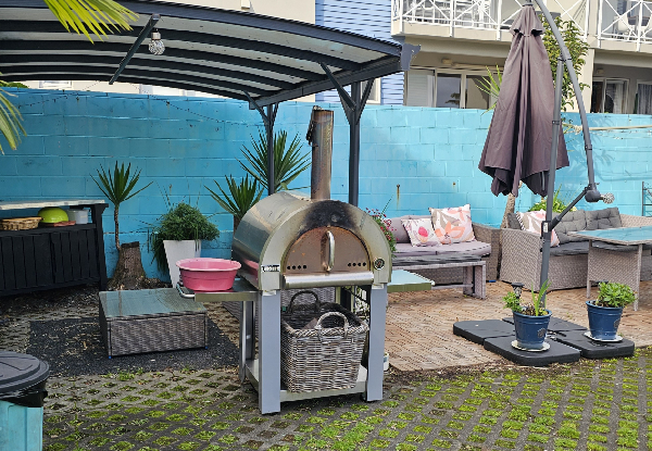 One-Night Whitianga Getaway for Two People in an En-Suite Queen Room incl. Discounts on Local Eatery Places & Boat Activities - Options for Two or Five-Nights Stay, Three People or a Family of Four, Twin Room or Family Unit