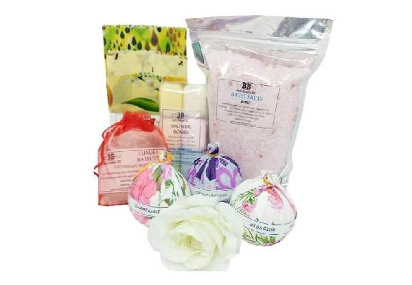 Mothers Day Deluxe Bath Bomb Gift Box - Three Options Available