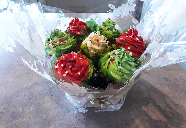 Christmas Cupcake Flower Bouqakes - Vanilla or Chocolate Flavour - Option for 7 or 12