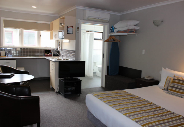One-Night Stay for Two People in Taupo incl. Breakfast - Options for up to Three Nights