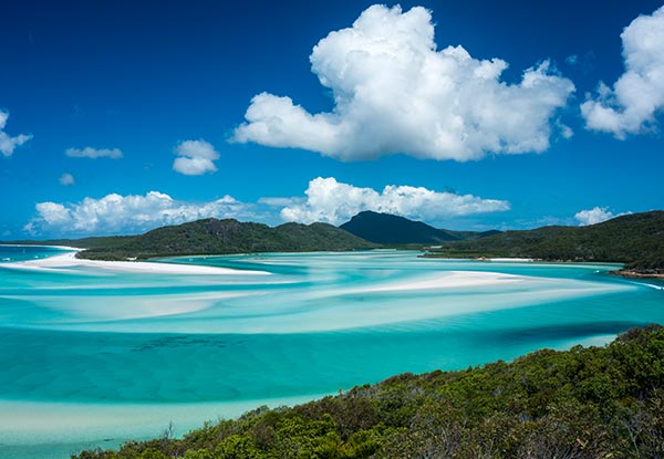 Six-Night Escape Package incl. International Flights, Accommodation & Four-Night Whitsunday Cruise