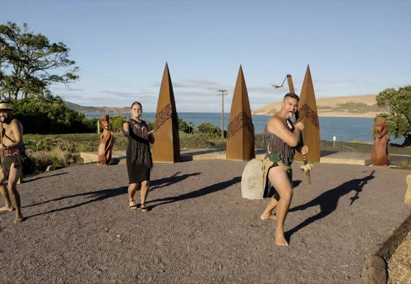 Walk in the Footsteps of Kupe: 60-Minute Interactive Multi-Sensory Guided Tour - Options for Two Adults or Family of Four