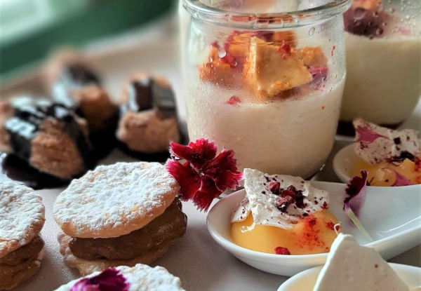Premium Valentine's Day High Tea Experience for One Person incl. Bottomless Tea, Sparkling Cocktail & an Amuse Busche - Valid for 14th February 2021 only