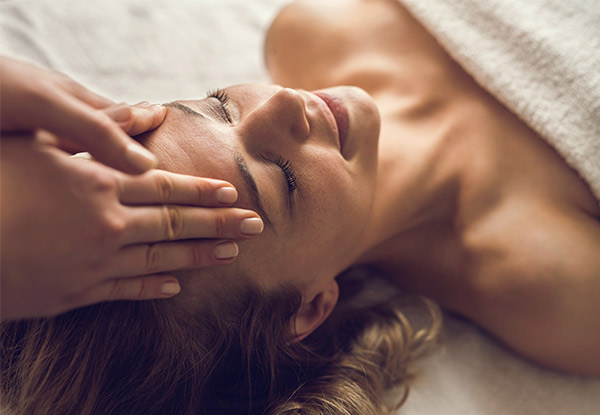 60-Minute Relaxation Massage incl. $20 Return Voucher - Options for a Reiki Massage or a Hot & Cold Massage or a Reiki Healing Session - Valid from 10 January 2020