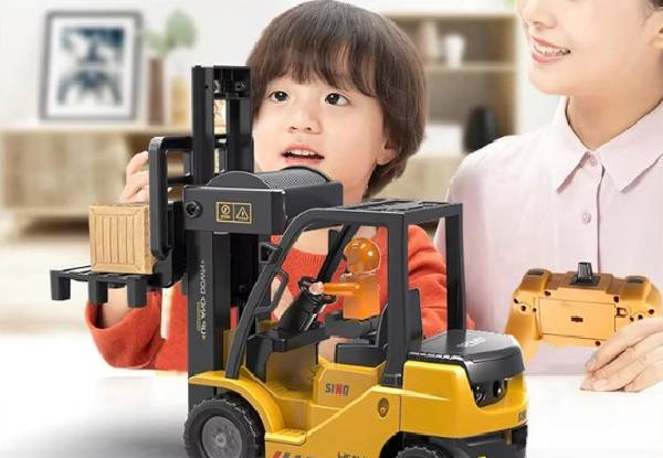 11-Channel RC Forklift Truck Toy with Spray, Sound & Lights