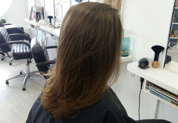 Style Cut incl. Shampoo, Condition & Blow Dry - Options to incl. Head Massage with Oil or Mask Treatment & GHD Finish