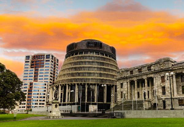 Per-Person, Twin-Share, Four-Day Essential Wellington Trip incl. Airport Transfers, Full-Day City Tour, Te Papa, Gourmet Tour & Accommodation
