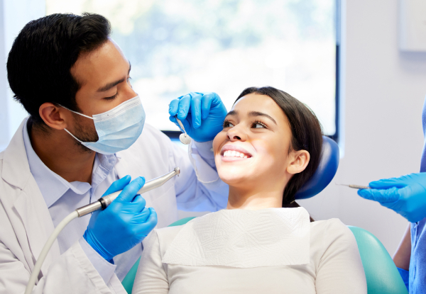 Comprehensive Dental Exam Package incl. In-Depth Consultation, Two X-Rays, Intraoral Photos & Report