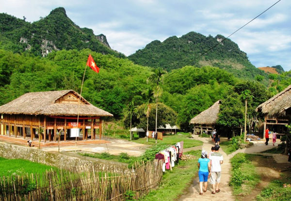 Per Person Twin Share for a 15-Day Vietnam Tour Package incl. Accommodation, Meals as Indicated, Transfers, English Speaking Guides & More - Options for Three or Four Star Packages