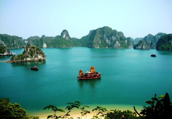 Per-Person Twin-Share 14-Day Vietnam, Cambodia Tour incl. Meals, Domestic Flights, 
Transfers, Guided Tours - Option for Three- or Four-Star Accommodation