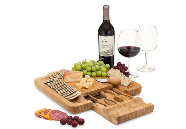 Yael Bamboo Cheese Board & Cheese Knife