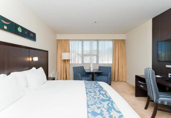 Weekend Stay At Scenic Hotel Southern Cross incl. Early Check-in & Late Check-out, Arrival Petit Fours, Daily Buffet Breakfast for Two People & Gym Access - Option for One or Two-Nights Stay in Superior King/Twin Room or Tower King/Twin Suite