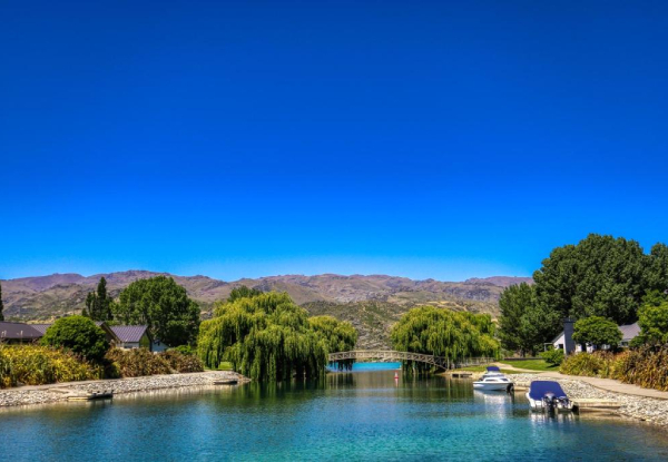 Luxury 5-Star Lakeside Stay for 2 at Marsden Lake Resort Cromwell in a Superior Double Lake view Room incl. Daily Cooked Breakfast, Welcome Drinks, Early Check in, Late Checkout, WiFi & Free Parking - Option for Two Nights