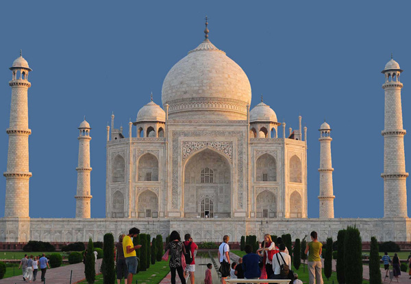 11-Day Per-Person, Twin-Share Luxury Tour of India incl. Five-Star Accommodation, Breakfast, Domestic Flights, Boat & Jeep Ride