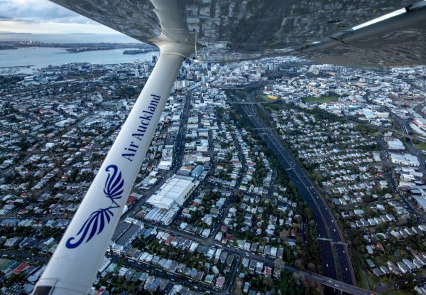 One Hour Auckland West Coast Pictorial Scenic Flight Experience for One Person