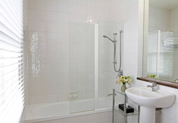 Hanmer Springs Getaway for Two incl. Entry to Hanmer Springs Thermal Pools, Daily Breakfast & Free Parking - Snug, Double Take, The Edit or Greenhouse Room Available - Option for Two Nights